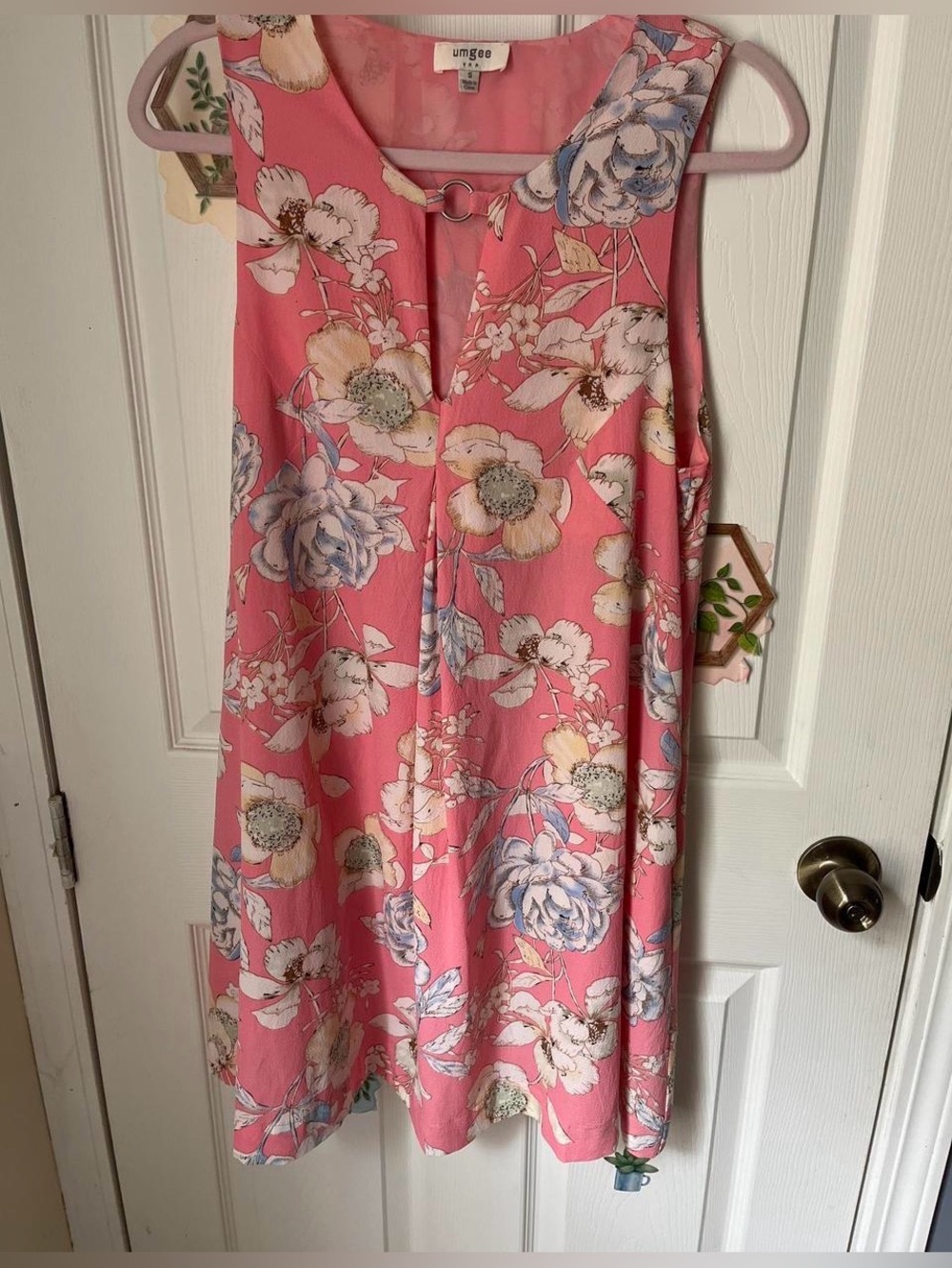 Umgee Coral Pink Floral Keyhole Sleeveless Dress